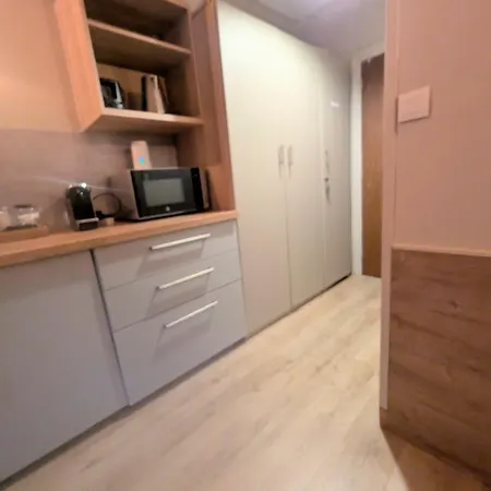 Au Petit Bois Apartment *