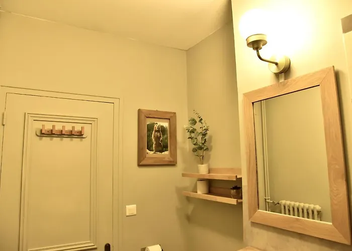 Au Petit Bois * شامونكس